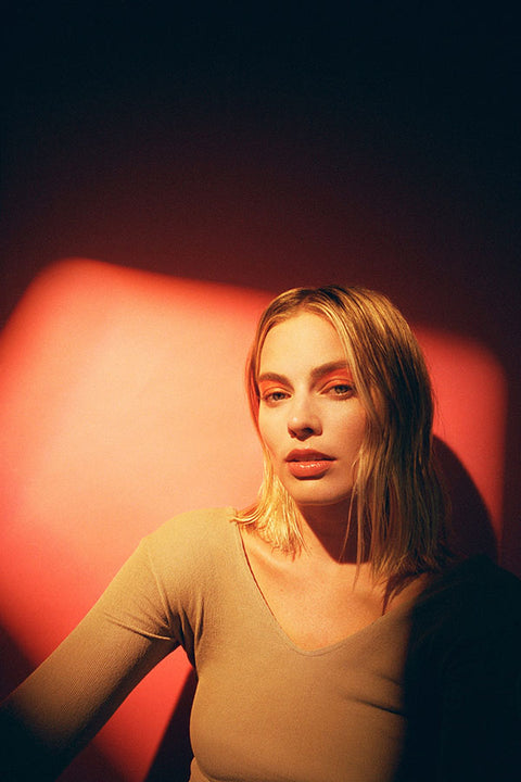 Poster Margot Robbie - Atriz