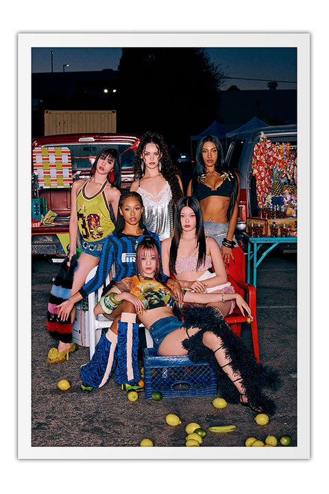 Poster KATSEYE - K-Pop - Artistas Pop - Moldura branca