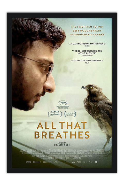 Poster All That Breathes - Documentário