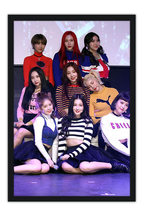 Poster Momoland - K-Pop 