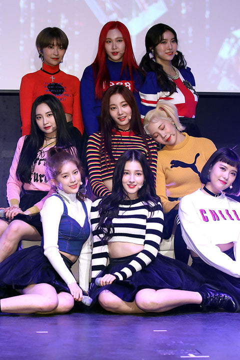 Poster Momoland - K-Pop 