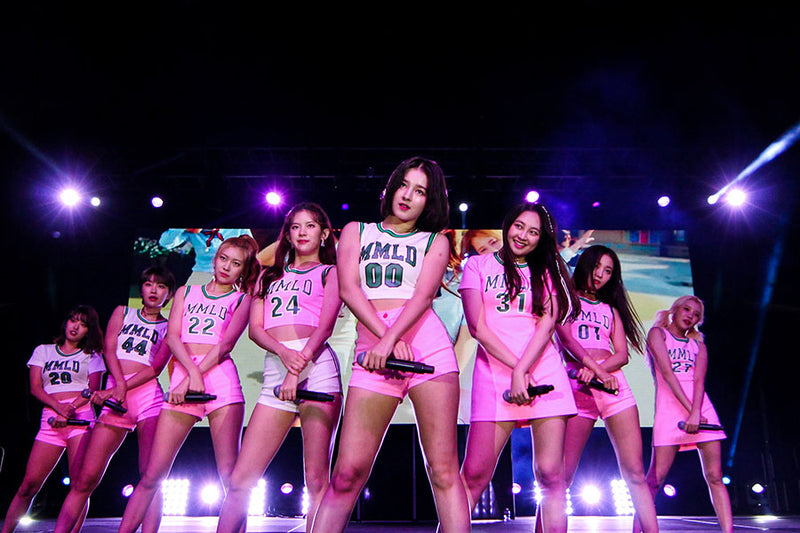 Poster Momoland - K-Pop 