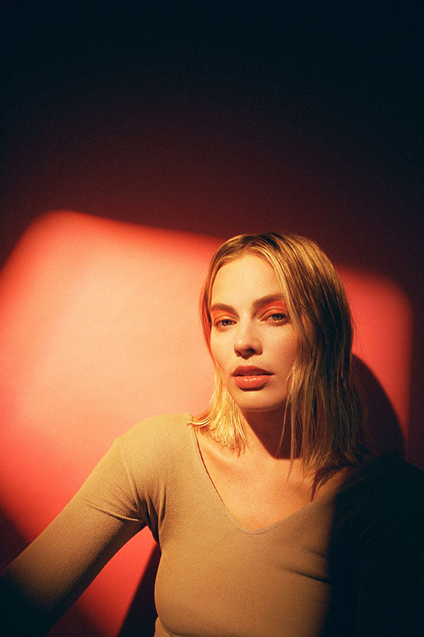 Poster Margot Robbie - Atriz
