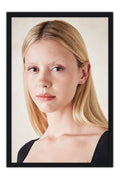 Poster Mia Goth - Atriz